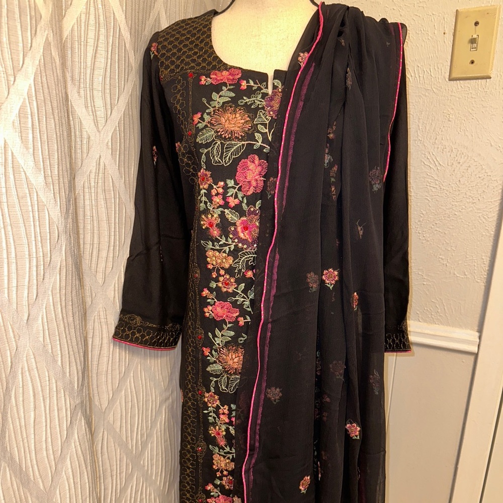 Pakistani Indian 3 Piece Baroque Embroidered marina Suits